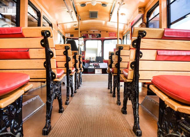 Trolley Rides Louisville | Louisville Tours - Trolley De'Ville